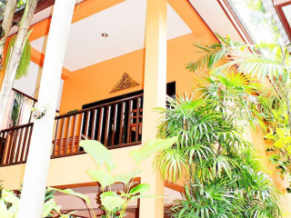 BAAN VANIDA GARDEN RESORT