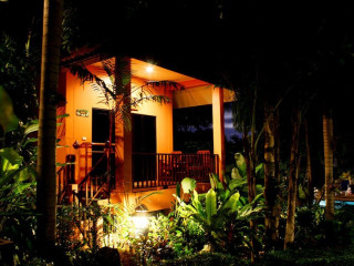 BAAN VANIDA GARDEN RESORT
