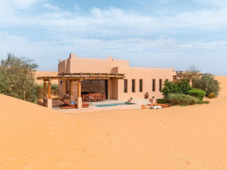Bab Al Nojoum Bateen Liwa