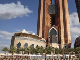  Bab Al Qasr Hotel 