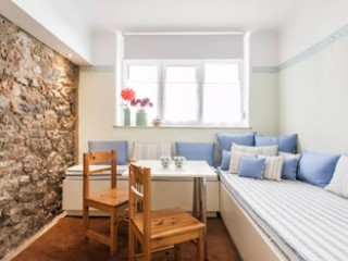 BACK TO TRADITION IN THE HEART OF PLAKA