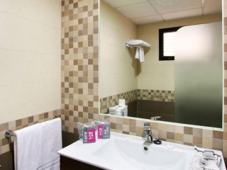 Puente Real Hotel