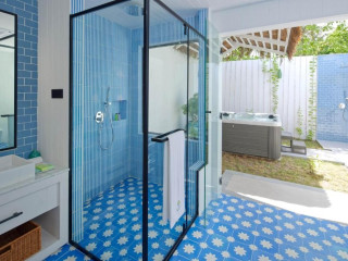 Villa Park Sun Island