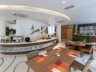 Bandara Phuket Beach Resort