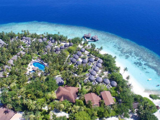  Bandos Maldives Hotel 
