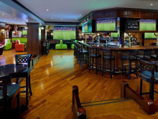 Mövenpick Hotel & Apartments Bur Dubai