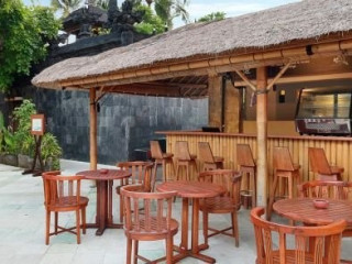 Legian Beach Hotel