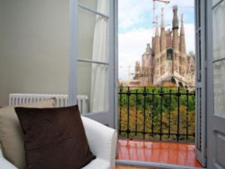 BarcelonaForRent Plaza Sagrada Familia Apartment