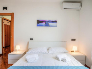 Bari Waterfront Apartment