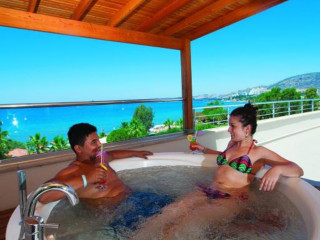 BATIHAN BEACH RESORT & SPA