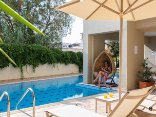 BATIS BEACH HOTEL