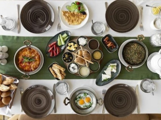 BAYIL BREEZE HOTEL & RESTAURANT