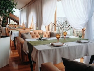 BAYIL BREEZE HOTEL & RESTAURANT