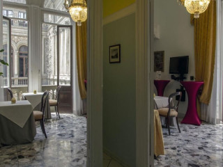 B&B ART SUITE SANTA BRIGIDA