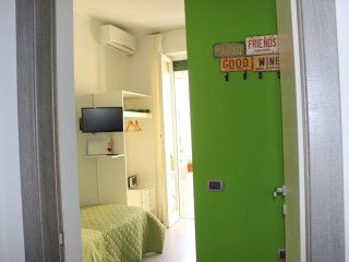 B&B CAROLINA NAPOLI-VOMERO