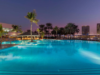 Beach Rotana Residence