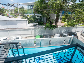 Beehive Phuket Old Town - Hostel