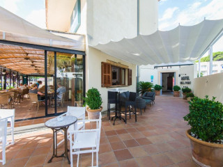 Bell Port Hotel