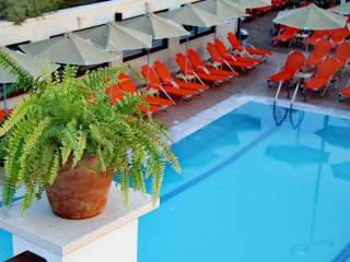 Bella Elena Apartments