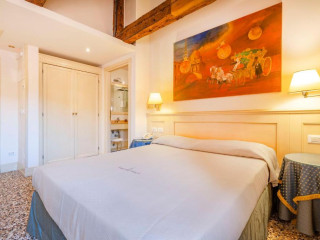 Bella Venezia Hotel