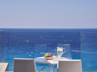 Bellevue On The Beach Suites