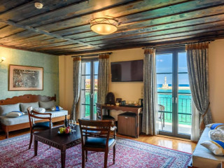 Belmondo Hotel & Suites