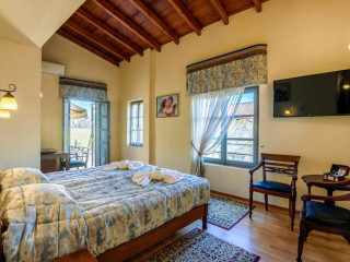 Belmondo Hotel & Suites