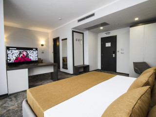 BEST WESTERN PREMIUM INN