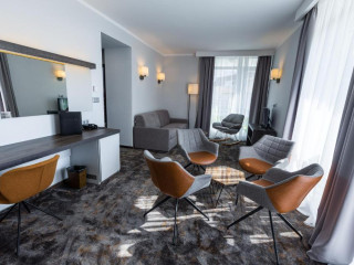 GOLDEN BAY BEACH HOTEL