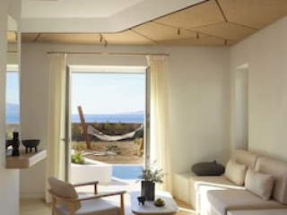 BILL & COO SUITES AND LOUNGE