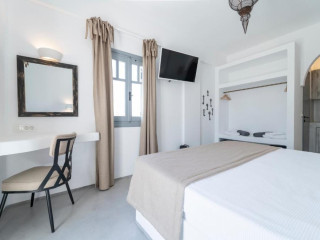 Black Coast Hotel Santorini