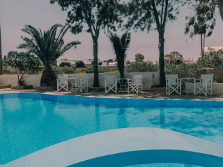 Blue Island hotel
