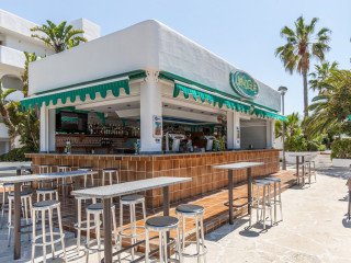 Seven and Wellness - Caters To Gay Men