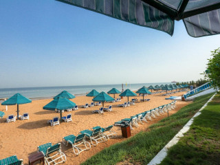 BM Beach Hotel