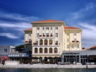 Elitte Inn  Suites