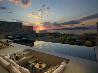 Bonzoe Suites & Villas