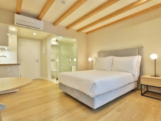 BOULEVARD BOUTIQUE STUDIOS