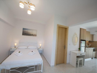Bounatsa Studios & Apartments