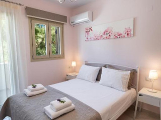 Bounatsa Studios & Apartments