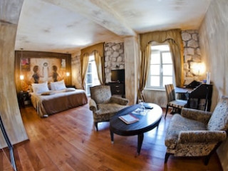 BOUTIQUE HOTEL ASTORIA
