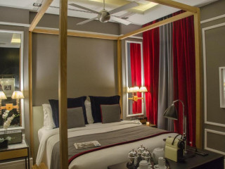 Browns Central Hotel