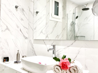 Bruskos Hotel & Suites