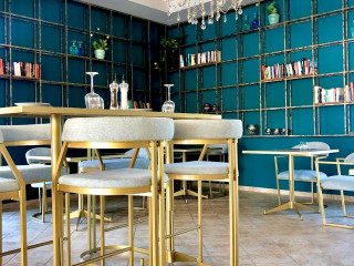 Bruskos Hotel & Suites