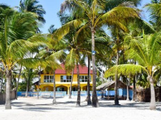 BWEJUU BEACH PALM VILLA