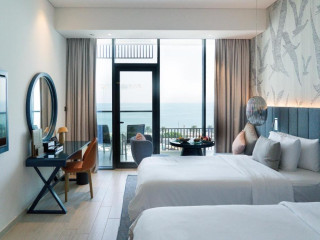 C Central Resort the Palm