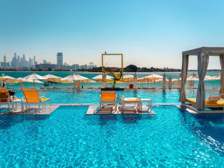 C Central Resort the Palm