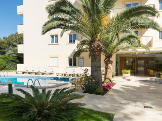 Cabot Tres Torres Apartamentos