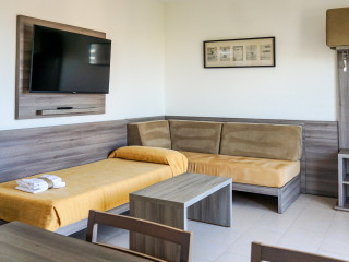 Cabot Tres Torres Apartments