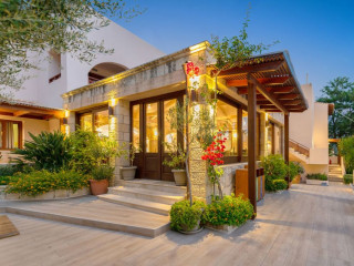 Cactus Village Hotel & Bungalows