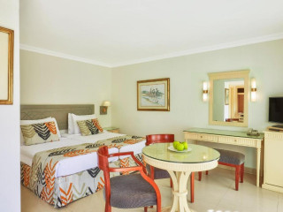Cairo Pyramids Hotel